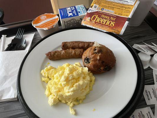 This wasn't terrible this morning. Some salt and pepper and the liquid eggs were pretty good. Always down for the Cheerios.