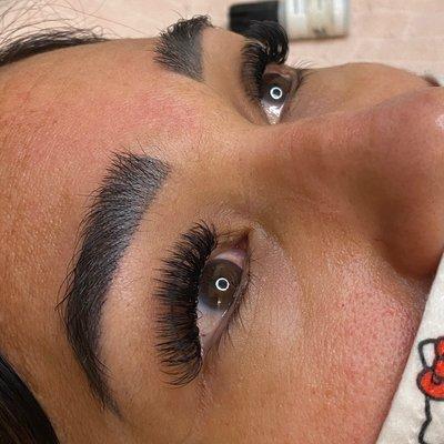 Volume lashes