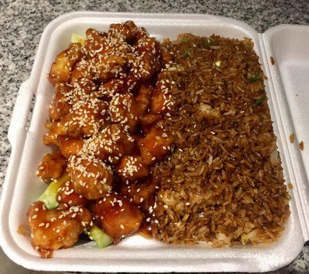 Sesame Chicken w/ fried rice dinner combo. 5 Stars