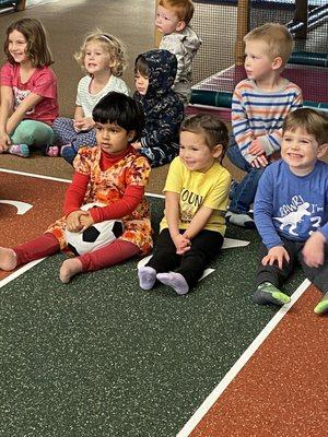 Group pic after play time is over... then transition to hand washing. So well organized!