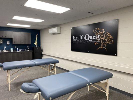 HealthQuest Physical Therapy - Warren DeLaSalle