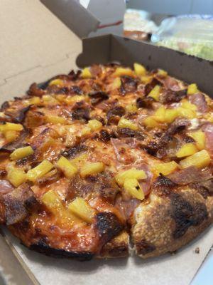 Hawaiian pizza with bacon