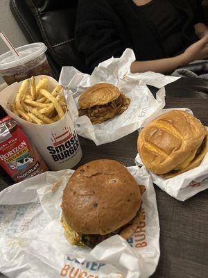 Jalapeño Smashburger barbecue smash burger and a kids cheeseburger