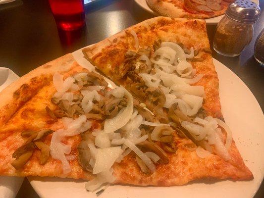 Large 2 slices cheese with mushrooms and onions