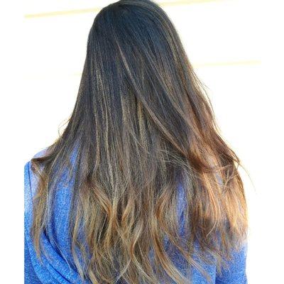 Caramel balayage with subtle waves