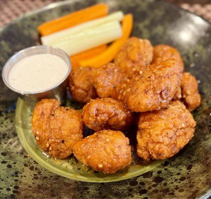 Honey Sriracha Boneless Wings