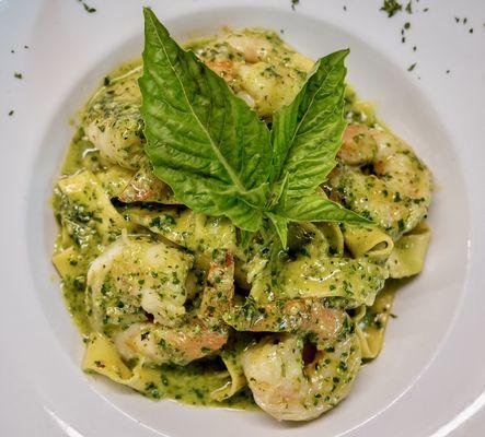 Enzo's Shrimp al Pesto special feature