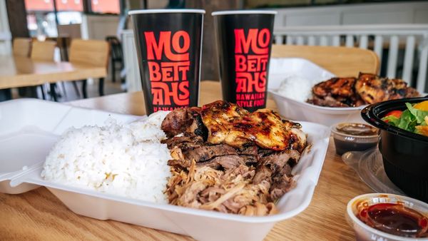 Mo' Bettahs Ekolu plate, aka Da' Big Boy! Enjoy 3 choices of proteins