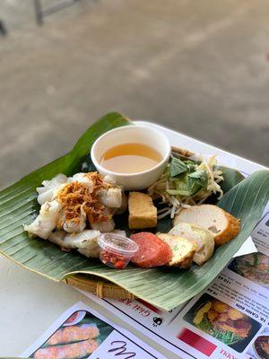 Banh cuon dac biet