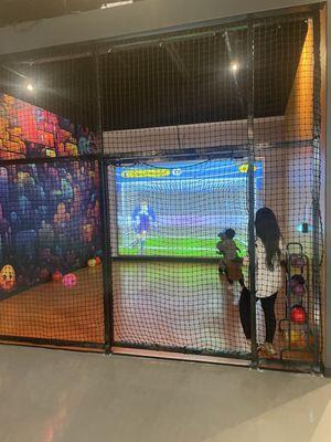 Enclosed virtual play