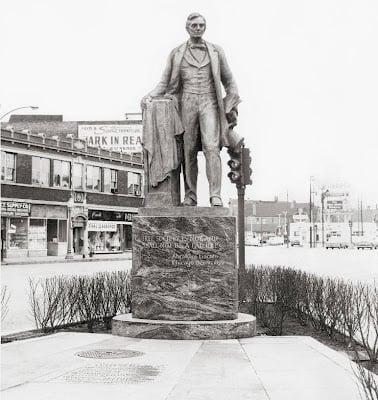 The Lincoln Statue originally stood in the middle of a traffic triangle at the intersection of Lincoln, Lawrence & Western.