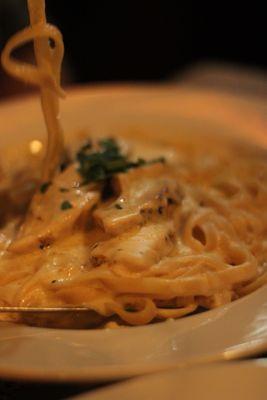 Fettuccine Alfredo with chicken