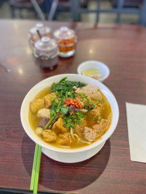 Special crab cake soup (Canh bún)