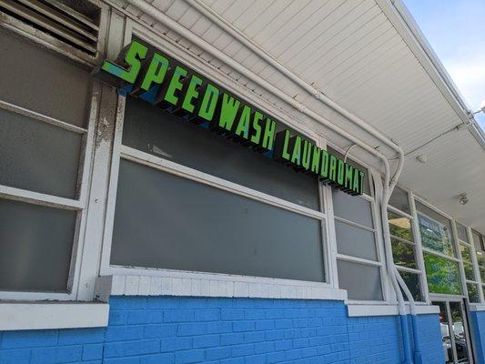 SpeedWash Laundromat