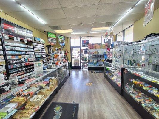 CIGARETTES, CIGARS, VAPES, HEAD SHOP, GLASS, SMOKE SHOP