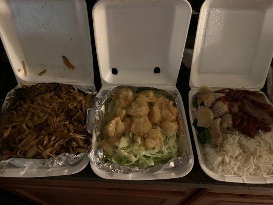 Beef noodle, mayonnaise shrimp, and bbq pork with hainan chicken rice