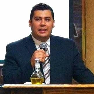 Pastor Álvaro Valencia