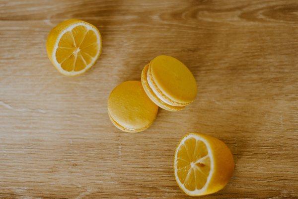 Lemon macarons