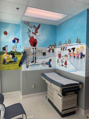 Check out our PEANUTS ROOM! Can you say adorable!