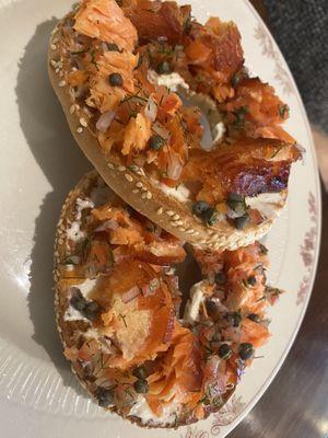 Smoked salmon bagel