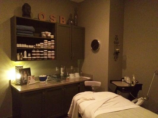 Lovely treatment rooms. Clean and relaxing.