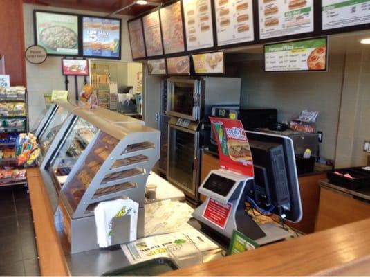 Typically how this subway looks when I come in, no workers to be found.