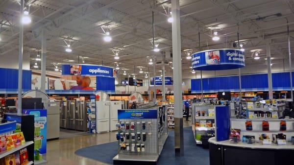 Best Buy Everett Mall Interior 1 - looking toward camera section.