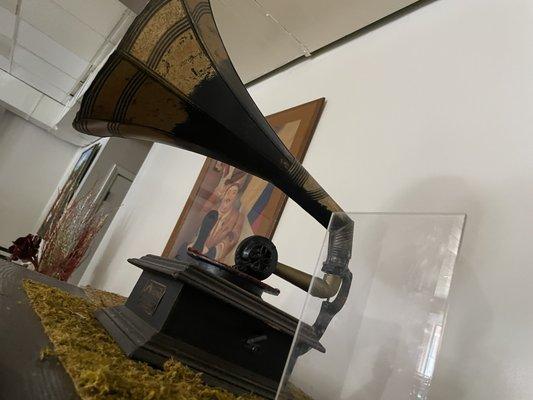 The bakery also has this antique gramophone