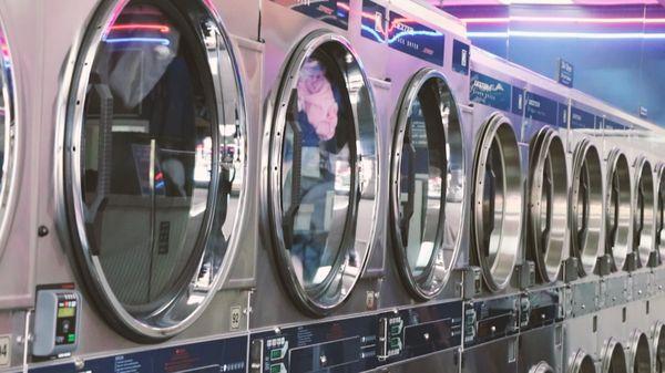 Huge Capacity 35 Brand New Large Capacity Washers 30 Hot Large Capacity Dryers Card & Apple Pay