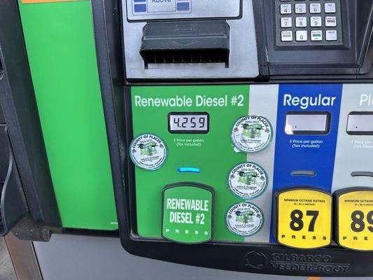 Cheap diesel! Price reflects the 30c/gallon discount by paying via the Fuel Forward 76 app