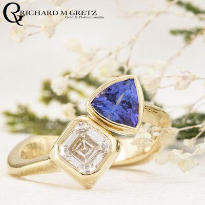 Tanzanite and Diamond Toi et Moi 14kt Yellow Gold ring