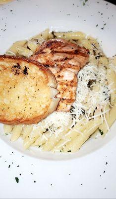 Scampi Salmon Pasta w/garlic bread