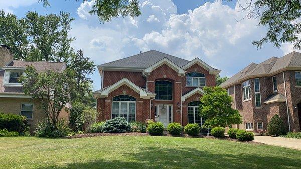 Gorgeous new roof by Feze Roofing on this beautiful home