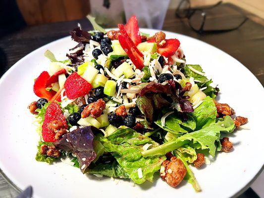 Probably the best salad I had recently- chicken berry pecan salad