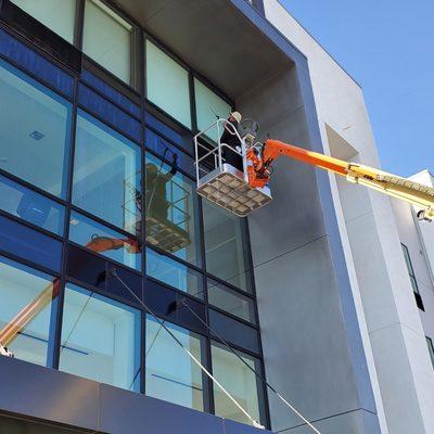 Commercial Premium Window Cleaning