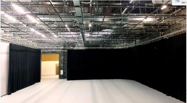 Sound Stage 4000 sq/ft + A/C and lighting grid with dimmer