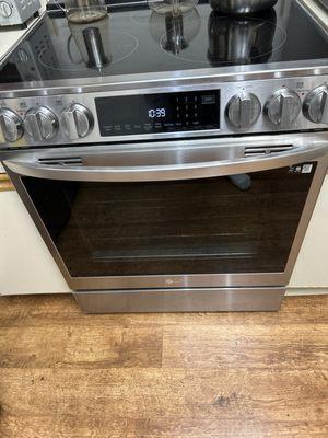 A piece of junk LG Oven & Stove purchased at Art Handlers Appliance I believe a scumbag Center.  They sold me this LG ProBake.