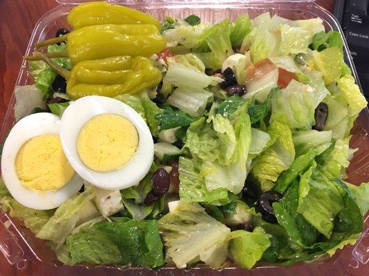 Greek salad with lemon dressing