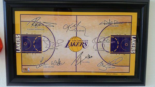 Gift from a Happy Client (includes autographs by Kobe, Luke Walton as a player, Lamar Odom, Chris Mihm, Coby Karl, Derek Fischer as a player