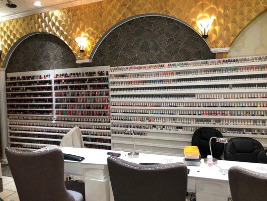 2000 polishes to choose from