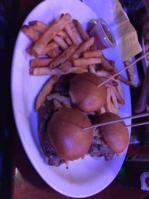 Sliders with fries