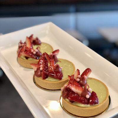 Strawberry pistachio tart