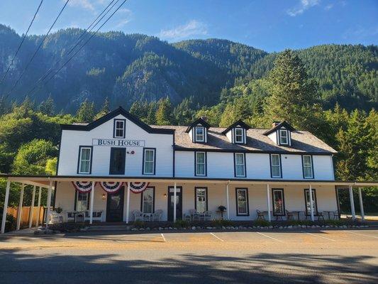 The historic Bush House Inn has been lovingly restored and is now open for lodging! Enjoy one of our 10 tastefully updated guestrooms.