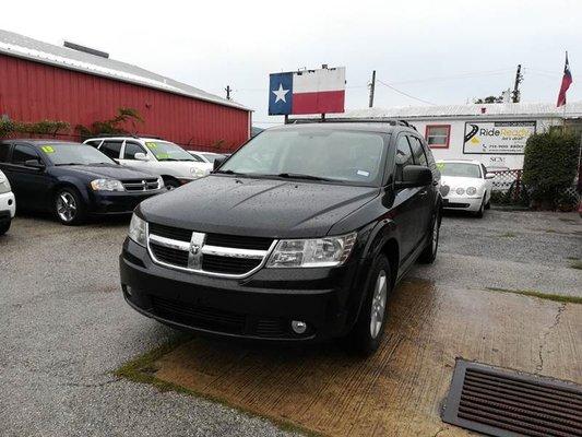 2010 Dodge Journey SXT Excellent conditions. 3rd row seats.  Only 1400 down payment.