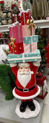 A close up of the Santa statue. I was this close to buying it! But, it was so expensive.