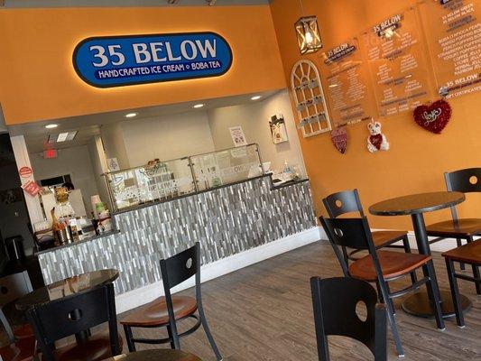 35 Below store Wesley Chapel, Fl.