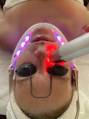 Lymphatic Drainage Facial gets rid of puffiness, red LED helps build collagen, eye treatment plumps skin, and so much more!