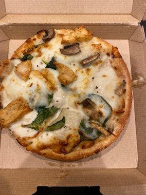 $5 lunch before 3pm + soda (creamy Alfredo sauce, spinach + mushroom + chicken pizza)