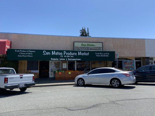 Little supermarket with lots of fresh produce!