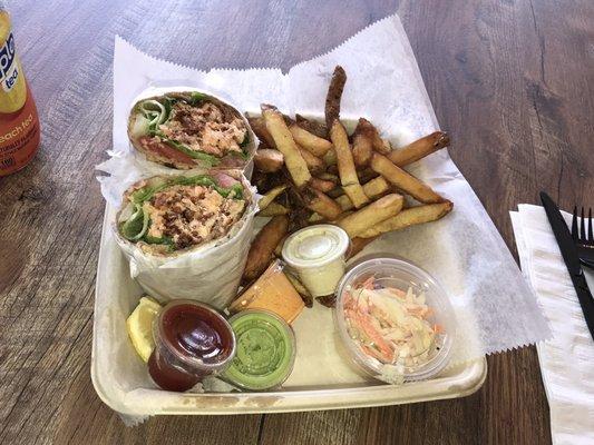 Bubby's Salmon Wrap